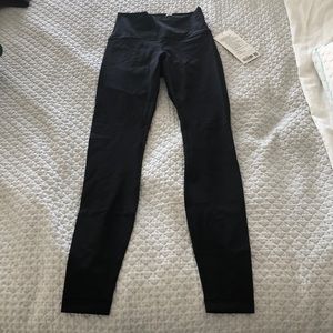 Lululemon Wunder Under HR Tight 28” size 4